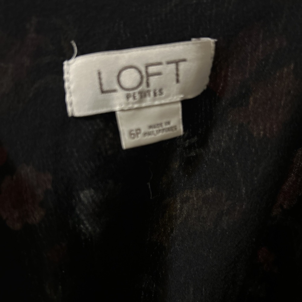Loft Petites Romper Jumpsuit Black Floral Print Rayon Womens Size 6P NWOT - Picture 5 of 6